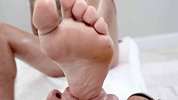 i give tatted tommy my sloppy milf love he luvs it tender