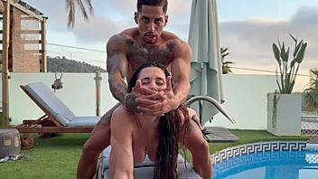 i get oiled massaged then roughly fucked in the pool