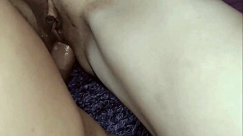 skinny milf wife takes deep anal pounding from hubby amateur couple 😏🍑