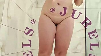 Chubby Jurels Showers Spreading Big Ass Shaved Pussy