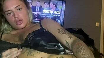 Teen Goth Slut Pounds Her Tight Pussy Raw!