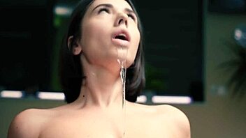 ever wondered how lesbians ORAL a monster alien?