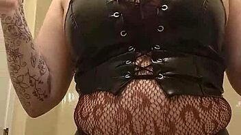 Vibrating lovesense toy buzzes while i do makeup