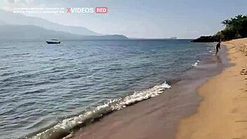 Our amazing public play trip in Ilhabela with Alemaohub got so hot!