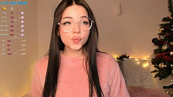 Liza's cute petite tits tease in w0wgirls web chat session