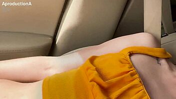 Hey Megan, squirt pee and take my golden shower in the car!