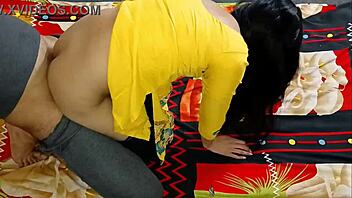 Punjabi milf's tight pussy pounded by monster cock