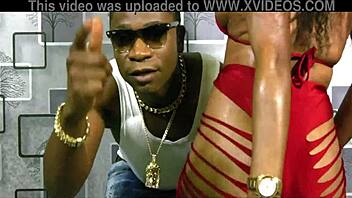 WATCH THIS HOT AFRICAN GROUP TONGUE ASS ACTION!