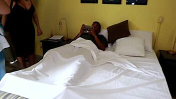 psych student analyzes hung patient with xvideos open 🍆🔥