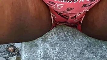 Minha buceta inchada no shorts apertado—gostou?