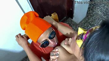 I fuck the delivery guy's huge cock anally 😈 homemade curvy latina creampie 💦