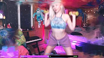 Blonde Camgirl Fingers Pussy Toys Titties Teasing Ass