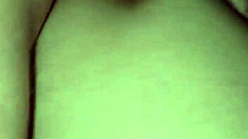 hey milf, wanna creampie this preggo pussy?