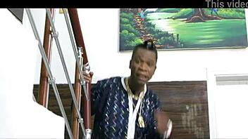 WATCH THIS HOT AFRICAN GROUP TONGUE ASS ACTION!