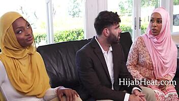 hijab babe wanna breed with hot deal now?