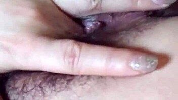 【粉墨人生】Saucy Saleswoman Naked Chats Boss For Promotion