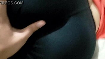 mi amiga se queda en mi casa y se pone ese mini short tan rico