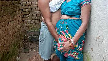 Virgin Desi Girl's First Time Sexy Encounter