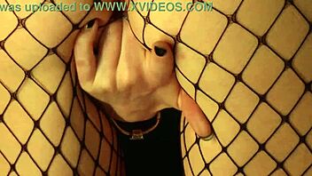 im fingering my shved pussy in fishnets buttplug feels gud