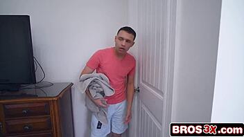 blonde bombshell roommate takes tub pounding deep?!