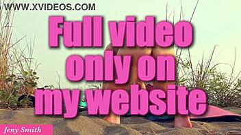 jeny smith's miniskirt upskirt flashes pussy on crowded beach