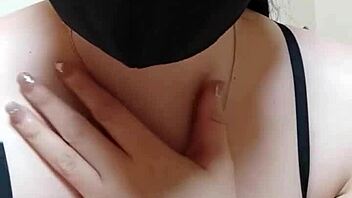 【粉墨人生】Saucy Saleswoman Naked Chats Boss For Promotion