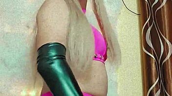 Hey Rosadita, flaunt that sexy trans body for me linda