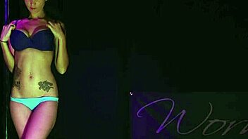 i'm strippin sexy dancin tearin off clothes feelin so damn hot n naughty