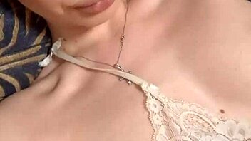 wanna worship my sweaty armpits babe?