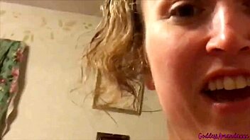 Goddess Amanda gives teasing foot fetish instructions