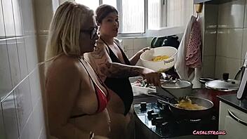 African Friends Enjoy Wild Domingo Group Fun