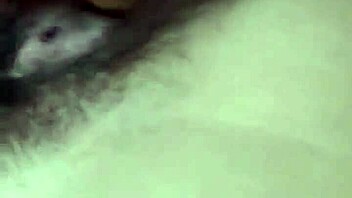 【粉墨人生】Saucy Saleswoman Naked Chats Boss For Promotion