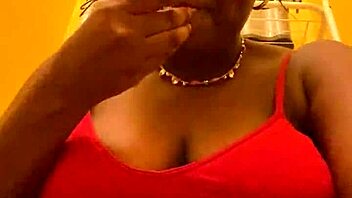 Sexy Skinny Ebony Babe Shakes Ass And Pisses Closeup!