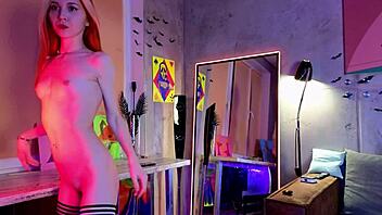 missizi vibes her pussy wild in latest toy update