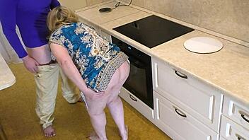 Grabbing that mature milf's fat ass impaled on thick penis 😏