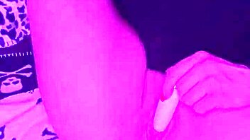 raven's dirty pussy play explodes wildly!