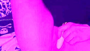 raven's dirty pussy play explodes wildly!