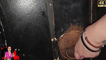 gostosa casada no swing pede pro pauzudo foder o cuzinho ate encher de leite