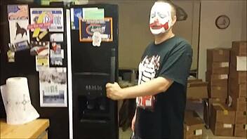 flipflop chef demos pizza bagel bites in kitchen