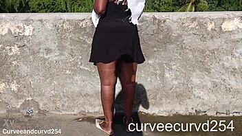 catchin upskirt no panties from curvy black babe outdoors