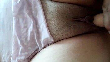sangrando's swollen pussy lips beg for her teasing oral fixation