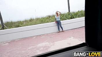 Victoria Liu slammed by massive dick outdoors!