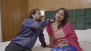 Married bride fucks older guy for cash quickie