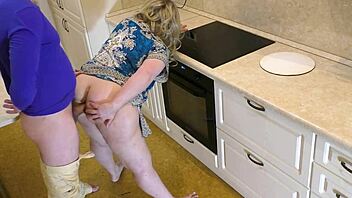 Grabbing that mature milf's fat ass impaled on thick penis 😏