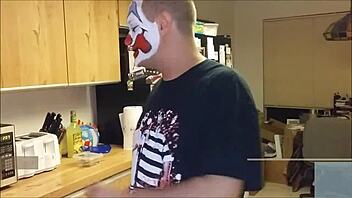 flipflop chef demos pizza bagel bites in kitchen