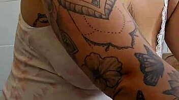 pregnant milf shows off huge ass teasing young guys