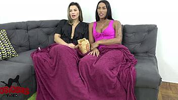 travesti safada devora milf com sua rola grossa 😏🍑