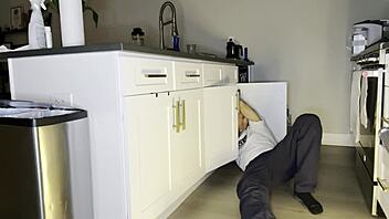 bigmax8inch gf fucks plumber swallows his huge load