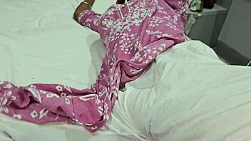 Beautiful Indian girlfriend rides big cock in desi chudai