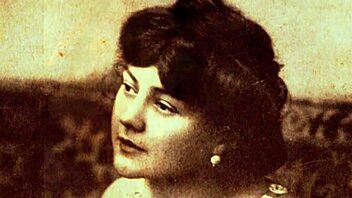 check out these hot vintage drawings